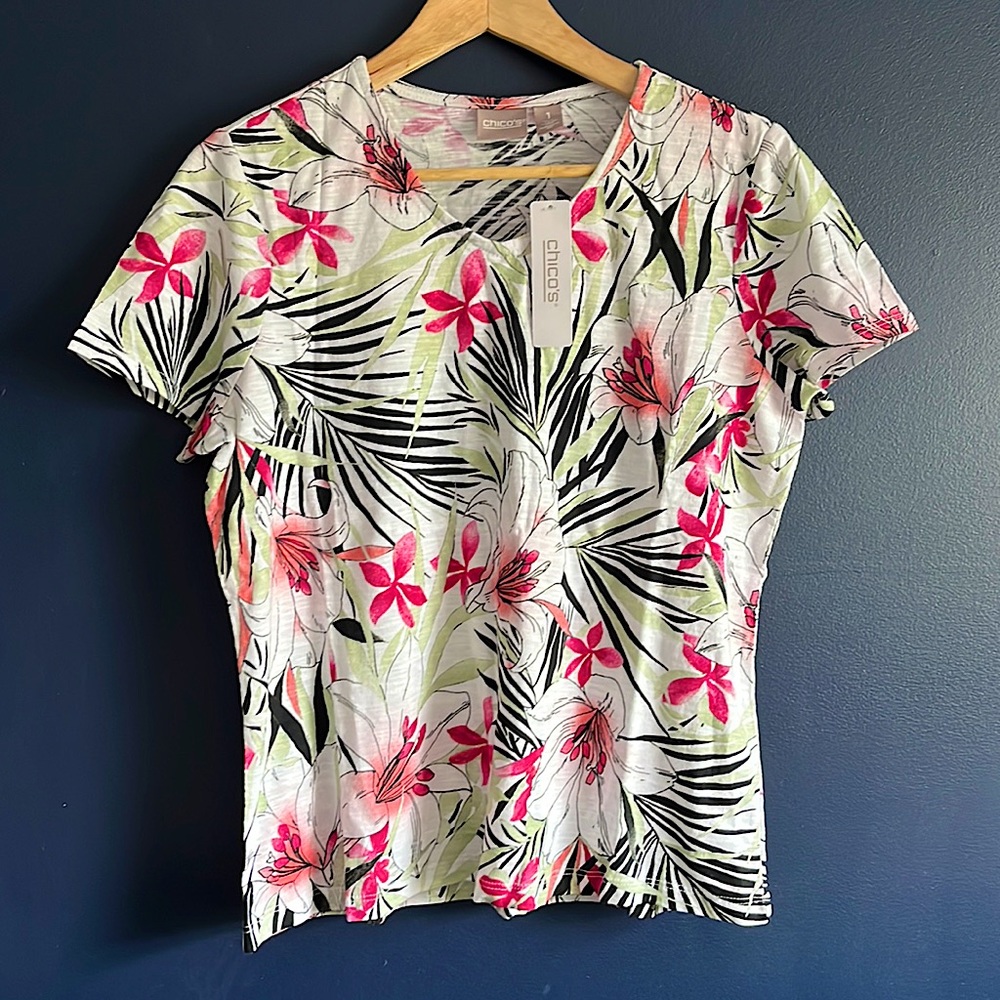 V neck short sleeve rubellite shirt